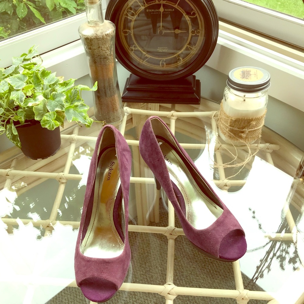 Lavender Suede Pumps